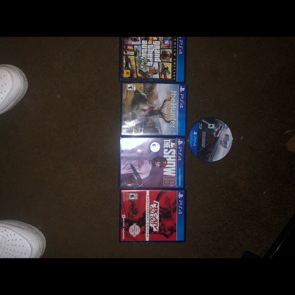 PS4 - Picture 2 of 2